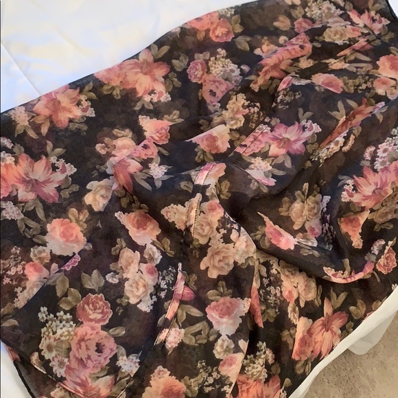 Garage Floral Infinity Scarf - Picture 2 of 6